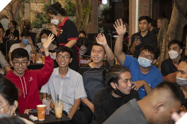 Fan LMHT Tốc Chiến hội tụ tại sự kiện Viewing Party Chung Kết Tổng WCS Việt Nam 2022 5