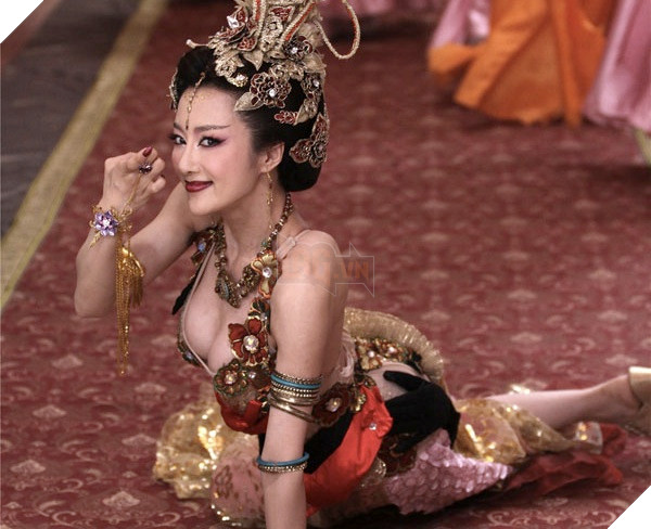 Loạt phim cổ trang Hoa ngữ bị tẩy chay vì câu view rẻ tiền bằng cảnh hở hang Phần 1  2