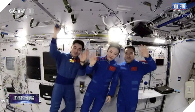 Các phi hành gia Thần Châu 13 đã dành sáu tháng làm việc trong không gian