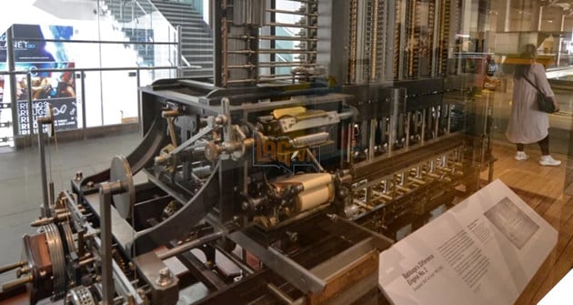 Máy tính đầu tiên được phát minh chính là máy cơ khí 