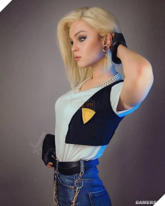 Cosplay bulma android 18 và goku phiên bản nữ