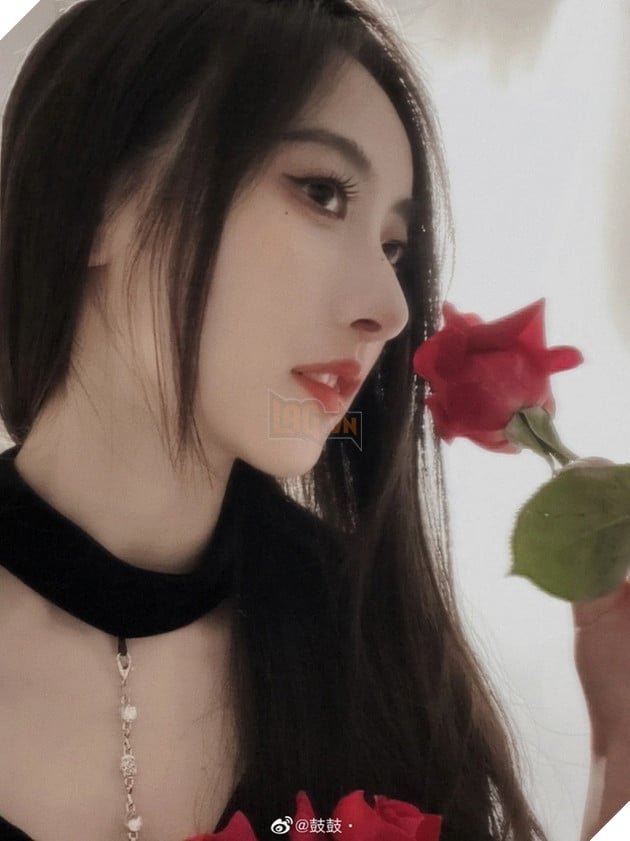 nữ BLV LPL bị chỉ trích vì quá xinh đẹp