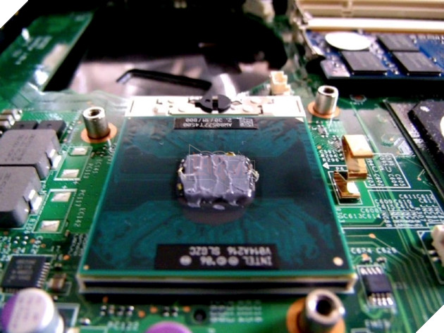 Thay keo tản nhiệt cho laptop 