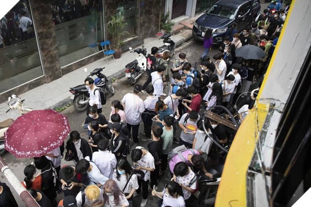 Hãy như fan Liên Quân Mobile Việt Nam: Rồng rắn xếp hàng nhận vé cổ vũ đội tuyển SEA Games nước nhà 2