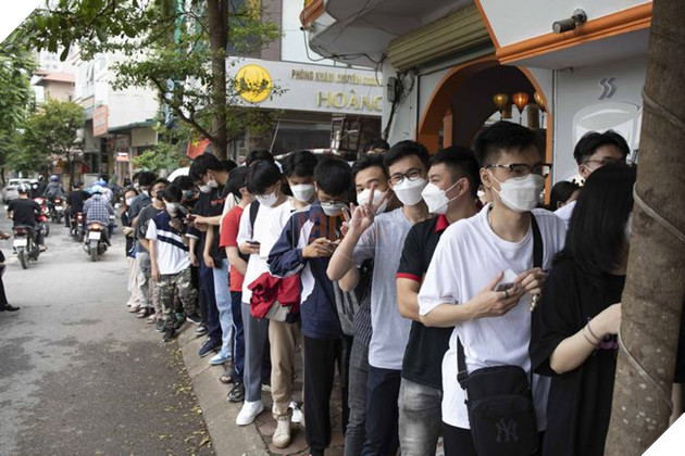 Hãy như fan Liên Quân Mobile Việt Nam: Rồng rắn xếp hàng nhận vé cổ vũ đội tuyển SEA Games nước nhà 4