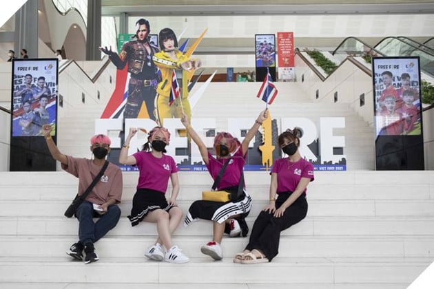 Cùng nhìn lại những khoảnh khắc bên lề thú vị của ngày thi đấu Free Fire đầu tiên tại SEA Games 31 16