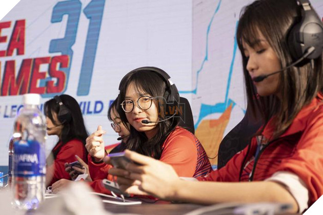 Hình ảnh SEA Games 31 ngày 18/5: Chủ nhà gặp khó với sân chơi mới 9