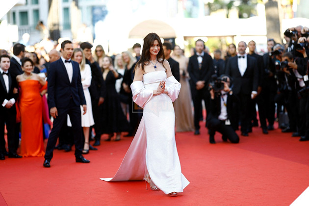 Ngắm nhìn nhan sắc đỉnh cao của mỹ nhân đương đại Anne Hathaway tại LHP Cannes 2022 2