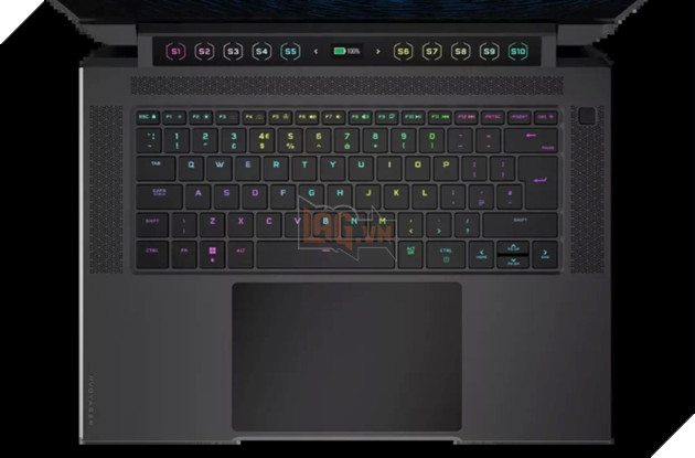 Corsair Voyager a1600: Laptop gaming đầu tiên trang bị bàn phím cơ, màn hình phụ LCD,..