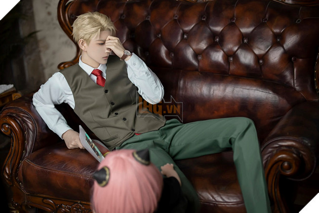 cosplay Loid Forger trong Spy X Family