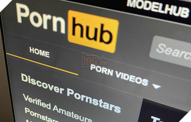 CEO và COO của công ty mẹ Pornhub từ chức vì áp lực kiện tụng