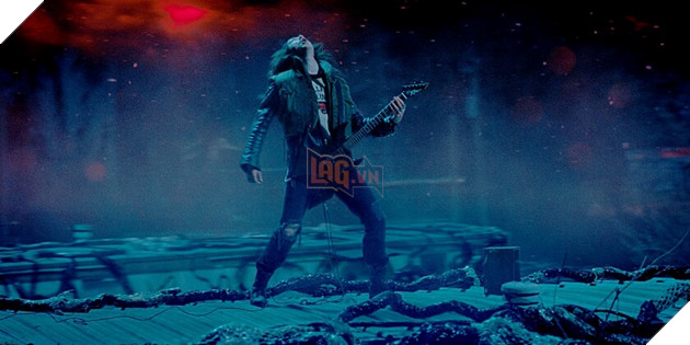 Cái chết của Eddie trong Stranger Things 4 đã được cài cắm qua hình xăm trên tay 3