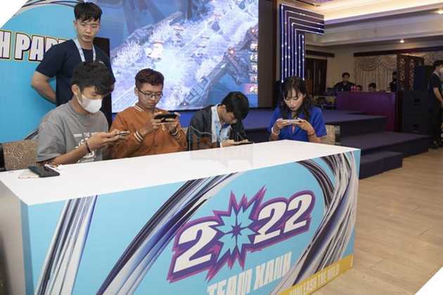 Cộng đồng LMHT Tốc Chiến Sài Gòn tề tựu tại buổi Viewing Party Chung kết Icons Global Championship 2022. 9