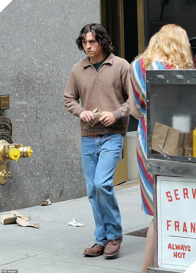  Nhện Nhọ Tom Holland gây khó hiểu khi bị bảo vệ rượt đuổi trên phố 2