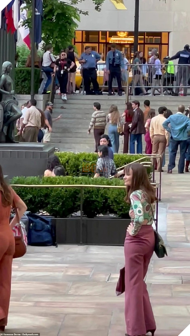  Nhện Nhọ Tom Holland gây khó hiểu khi bị bảo vệ rượt đuổi trên phố