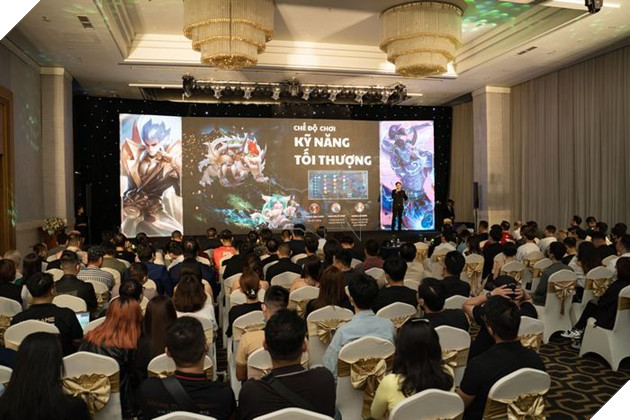 Streamers converged at the press conference to launch Chaos Chien Mobile - Super product MOBA 2022 11