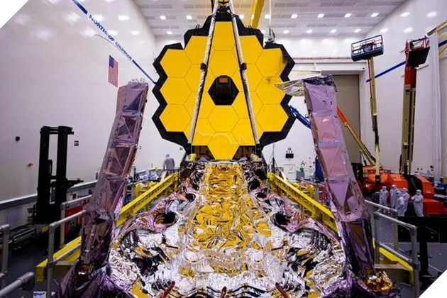 NASA công bố những bức ảnh màu được chụp ở vũ trụ đầu tiên từ siêu kính James Webb 6