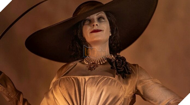 Xuất hiện mô hình Lady Dimitrescu cao gần bằng một đứa trẻ, giá cũng cực kì chát