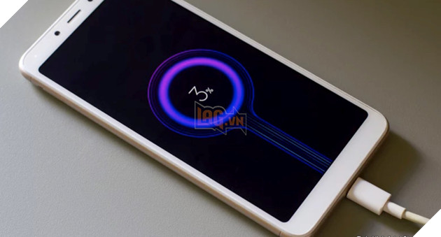 Tại sao không nên để điện thoại Android hết cạn pin (0%)? 