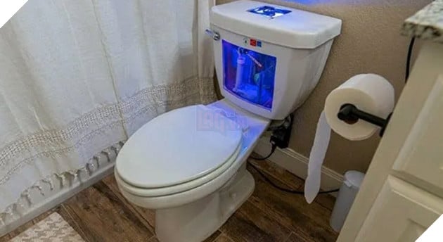 Một modder đã "phù phép" chiếc bồn cầu thành một PC gaming có 1-0-2
