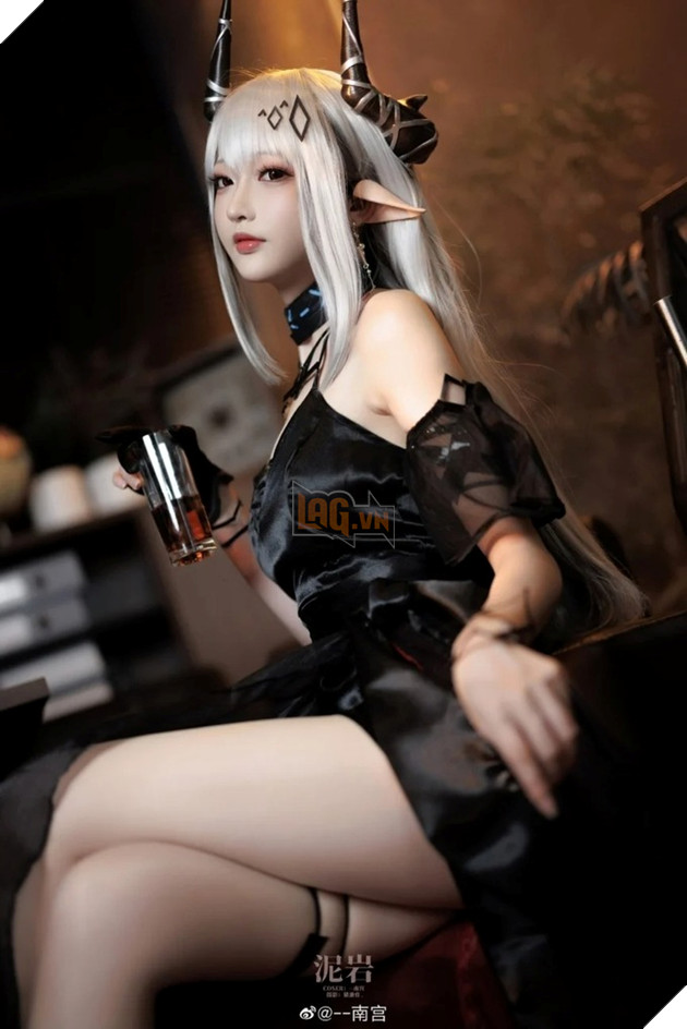 Chiêm ngưỡng nhan sắc cô nàng Mudrock của Arknights