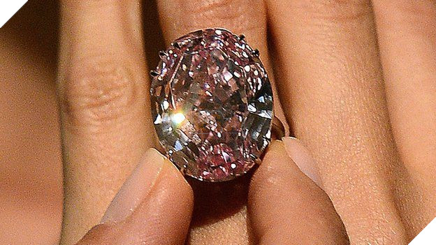 Lulo Rose, the largest pink diamond discovered in over 300 years