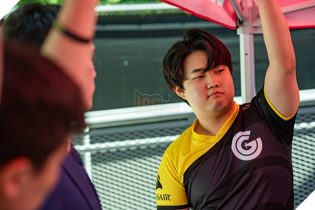 Huni chính thức giải nghệ 2