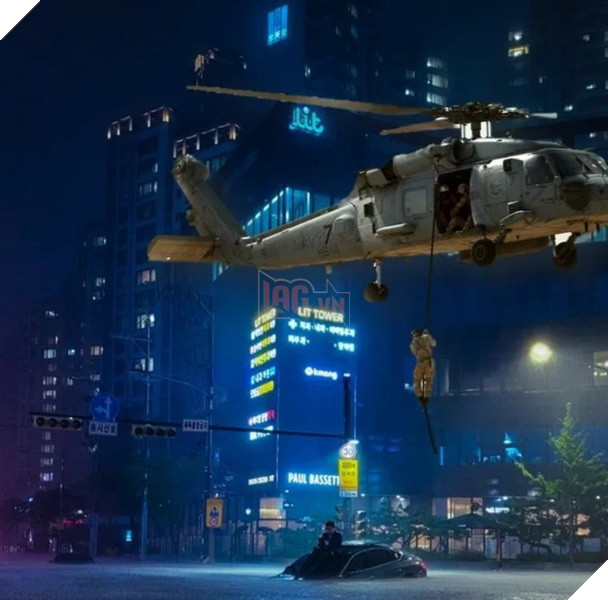 Đường ngập như biển hồ, anh trai Hàn Quốc tự nhiên biến thành meme khi ngồi chờ trên nóc xe 8