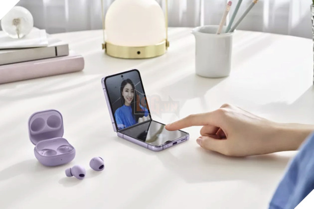 Samsung công bố Galaxy Z Flip 4: Thiết kế tinh tế, pin lớn hơn và hỗ trợ nhiều tính năng cho người dùng