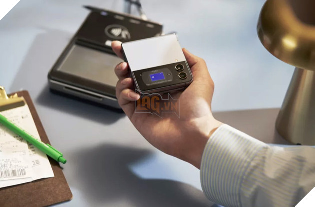 Samsung công bố Galaxy Z Flip 4: Thiết kế tinh tế, pin lớn hơn và hỗ trợ nhiều tính năng cho người dùng