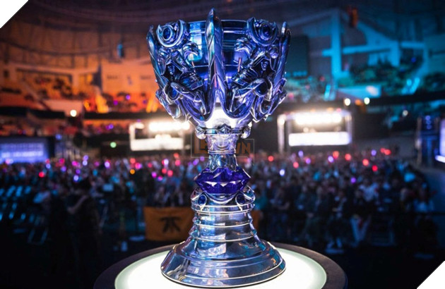 LMHT: Riot Games quyết định thay đổi thiết kế của cúp CKTG