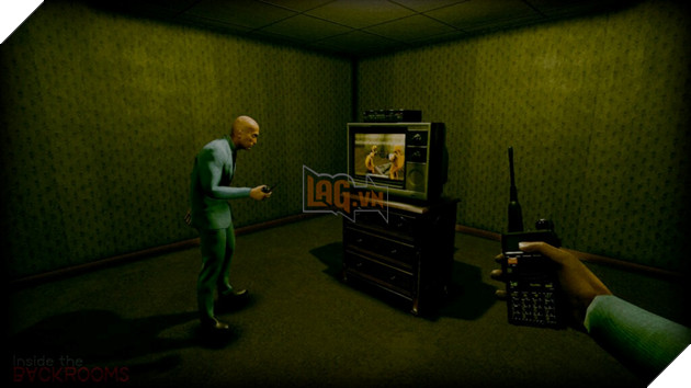 Inside the Backrooms - Thoát khỏi những căn phòng chứa đầy những con quái vật đáng sợ