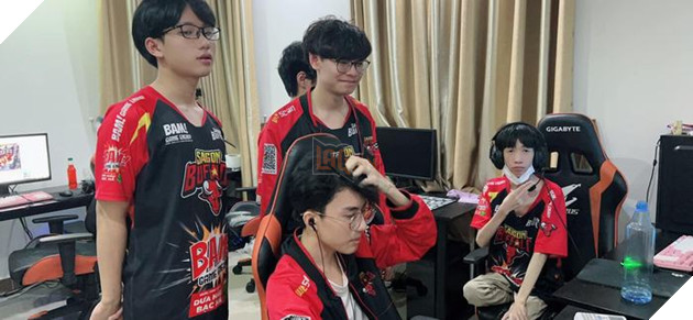 Phỏng vấn độc quyền Huấn luyện viên SGB - Ngài Ren P.2: Mình phải là người định hướng cho các bạn  5