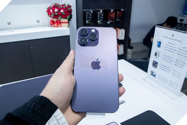 Trên tay nhanh iPhone 14 Pro Max đầu tiên ở Việt Nam: Màu tím mộng mơ, Dynamic Island siêu xịn sò 6