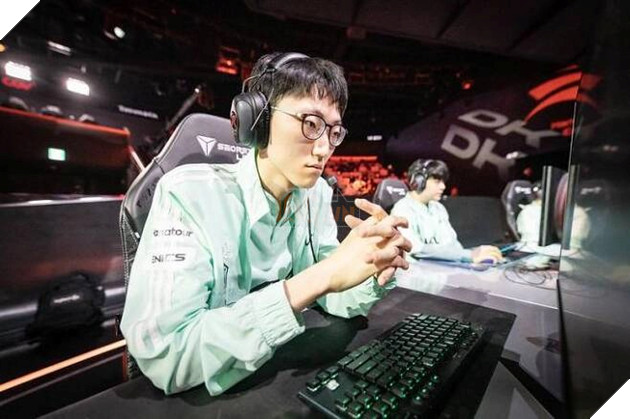 LMHT: HLV Daeny lên tiếng cho rằng vì Nuguri không nghe lời nên mới phải ngồi dự bị 4