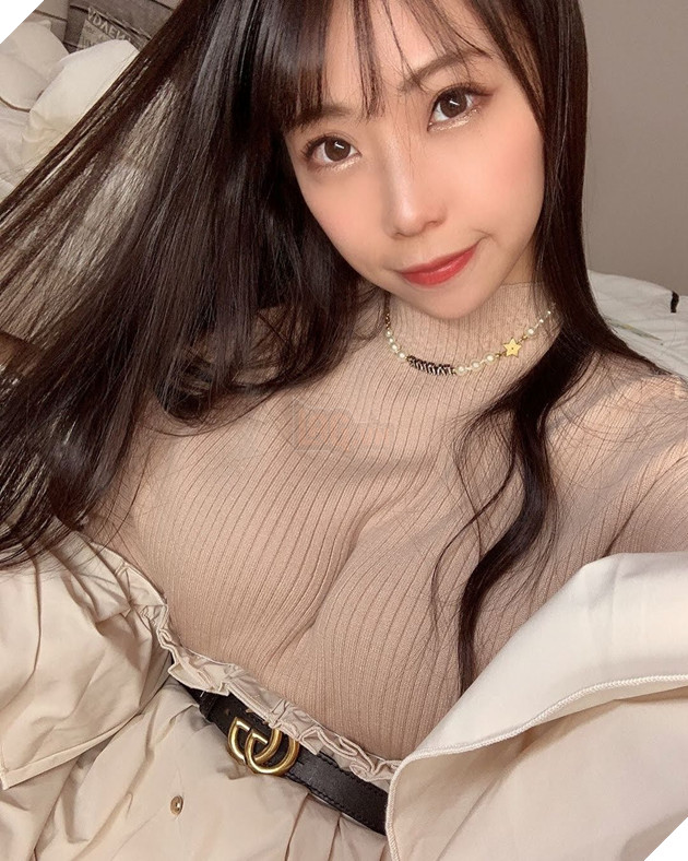 Bị hoài nghi đụng chạm dao kéo, nữ người mẫu quyết định chụp X-ray vòng 1 để chứng mình hàng real