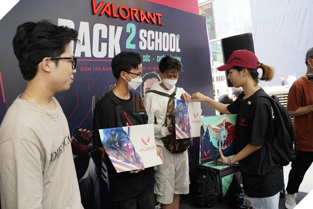 Fan Valorant tề tựu tại sự kiện Back 2 School trong chương trình Intel Tech Camp 8
