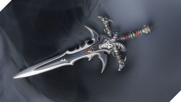 It took fans over 700 hours to create the highly detailed Frostmourne in World of Warcraft