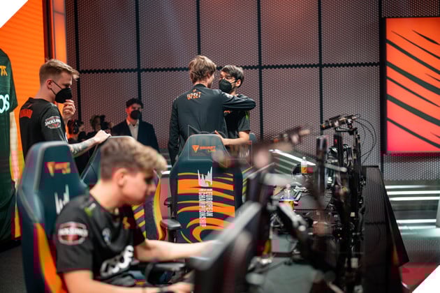 Fnatic công bố tuyển thủ thay thế 1