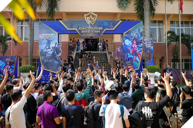 Đấu Trường Máy Tính 2022: Trải nghiệm Chuyên nghiệp cho các Game thủ Không chuyên