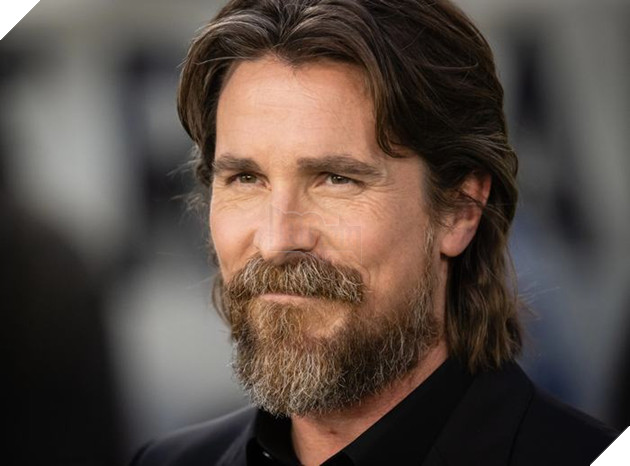 Christian Bale chỉ trích màn hình xanh của Thor: Love and Thunder, gọi đó là định nghĩa của sự đơn điệu 3