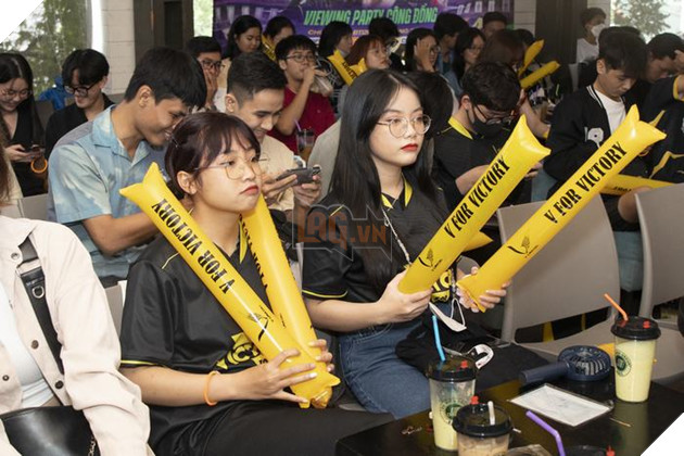 Cộng đồng fan V Gaming HCM hội tụ xem đội nhà thi đấu Chung kết Tổng