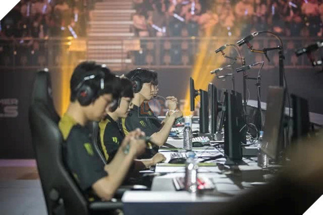 LMHT: Thầy Giáo Ba không khỏi bức xúc vì độ toxic của kênh chat VETV