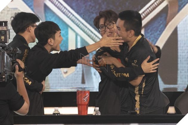 Saigon Phantom lật kèo không tưởng trong ngày trở lại ĐTDV Mùa Đông 2022 4