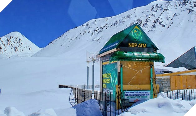Máy ATM cao nhất thế giới hoạt động như thế nào khi ở độ cao 4.693 mét?