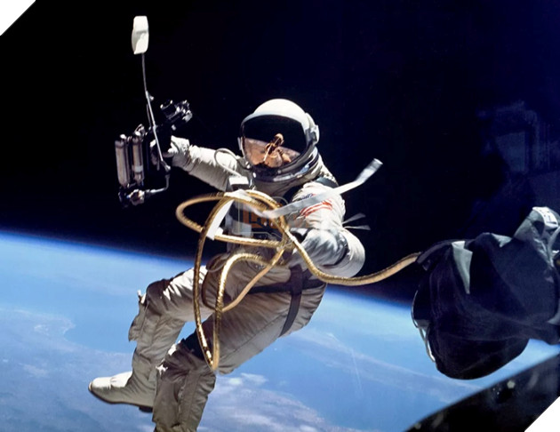 Bỏ hơn 700 triệu đồng cho người yêu từ ISS trở về trái đất, người phụ nữ khóc ròng khi biết mình bị lừa