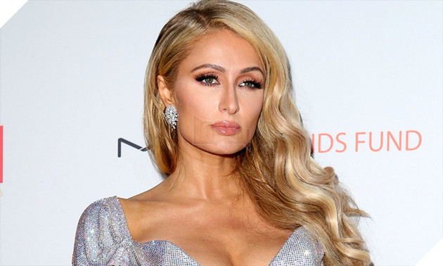 Ngôi sao Hollywood Paris Hilton hé lộ quá khứ đen tối bị lạm dụng 