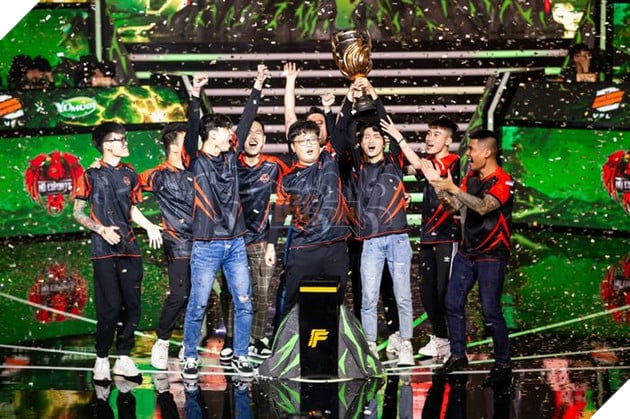 Ma Gaming cùng những người đồng đội HQ Esports lên ngôi vô địch lần đầu tiên tại Yomost VFL Summer 2022 7