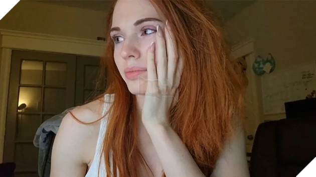 Nữ streamer nóng bỏng nhất Twitch tiết lộ bị chồng bạo hành, ép phải livestream kiếm tiền