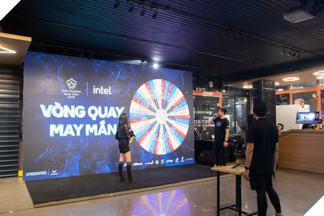 Ngập tràn quà tặng tại sự kiện Chung kết tổng Đấu trường Máy tính 2022 9